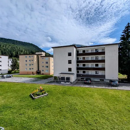 Sonniges Mit 3 Schlafzimmern & Balkon Mit Bergblick * Davos