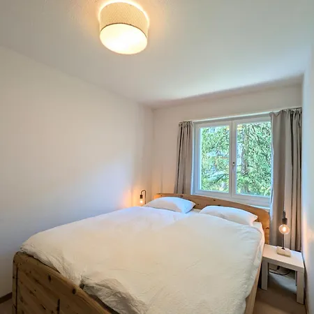 Sunny 3-bedroom With Balcony & Parking *