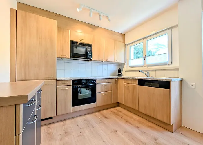 Sunny 3-bedroom With Balcony & Parking Daire Ostrava