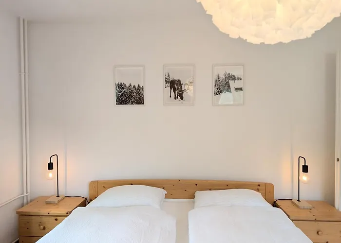 Sunny 3-bedroom With Balcony & Parking Apartment *