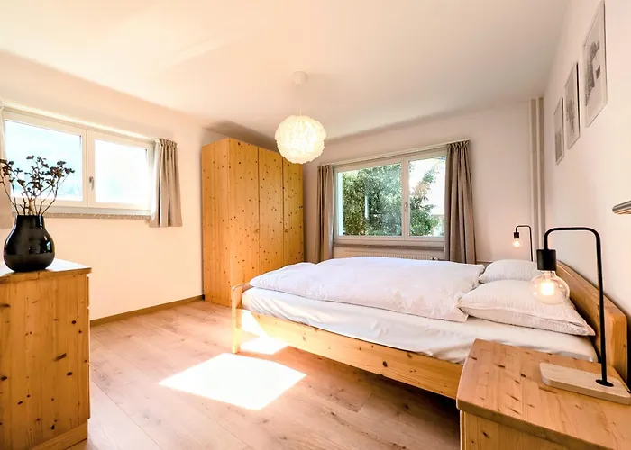 Daire Sunny 3-bedroom With Balcony & Parking *