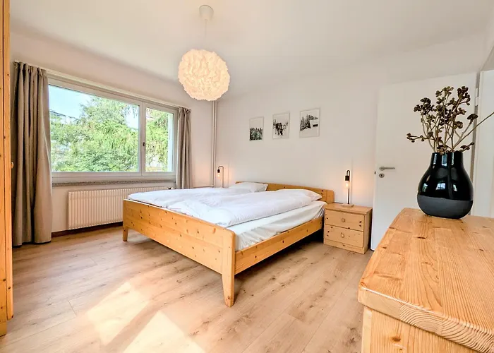 Sunny 3-bedroom With Balcony & Parking Ostrava