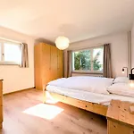 アパート Sunny 3-bedroom With Balcony & Parking *
