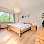 Sunny 3-bedroom With Balcony & Parking ダヴォス・プラッツ